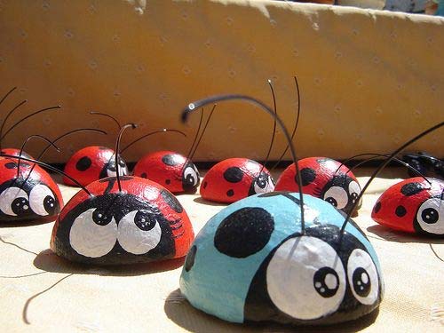 Mărțișoare din pastă de hârtie (papier-mâché)