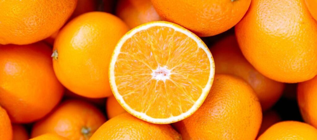 Culoarea portocaliu, istoric si legatura cu fructul portocal